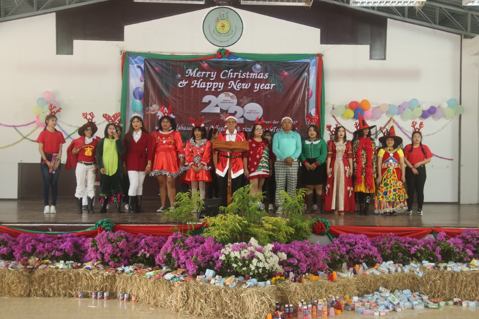 ภาพจิกรรมการ งานคริสมาส 25 ธันวาคม 2562