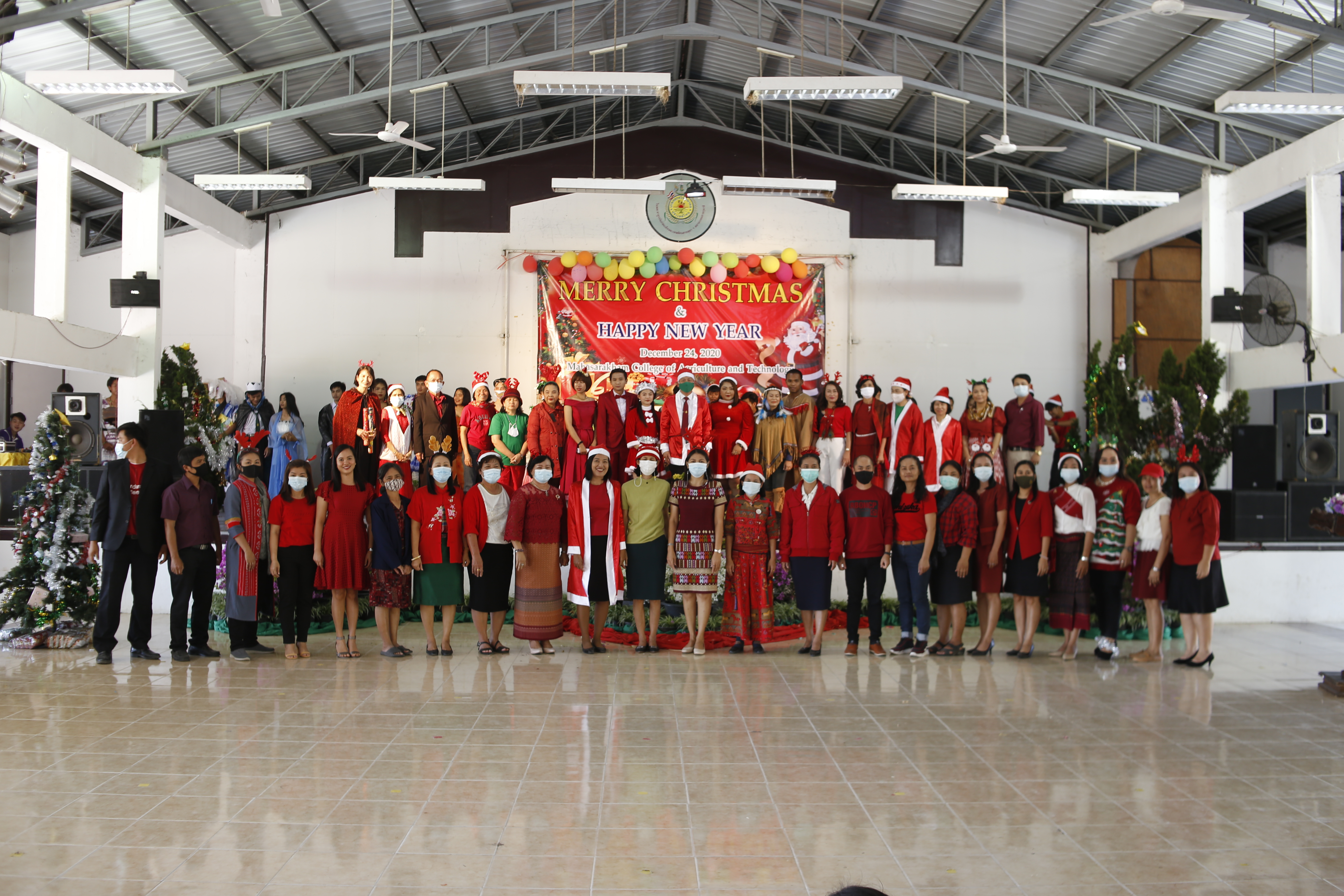 MERRY CHRISTMAS & HAPPY NEW YEAR 2020